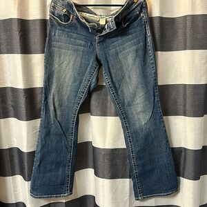 Maurices jeans